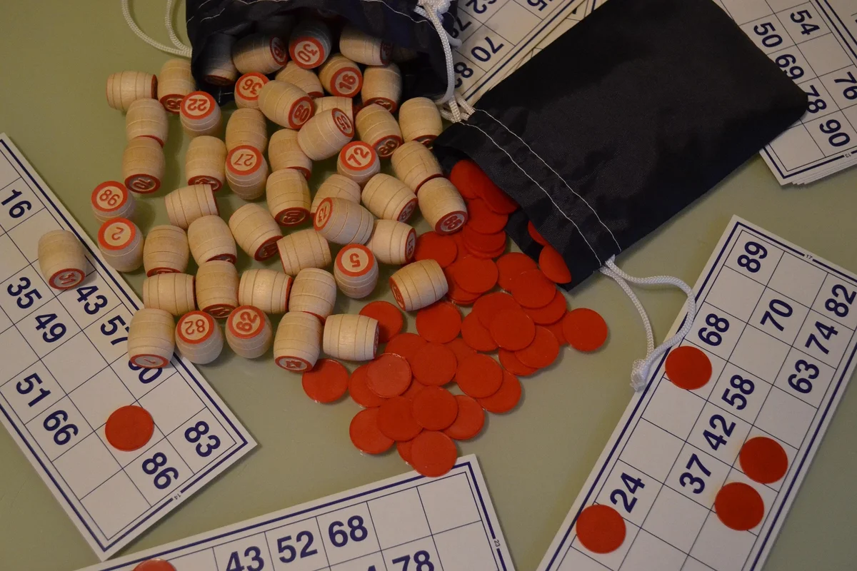 Loto del b.o.e.s animado por Patrick y su equipo