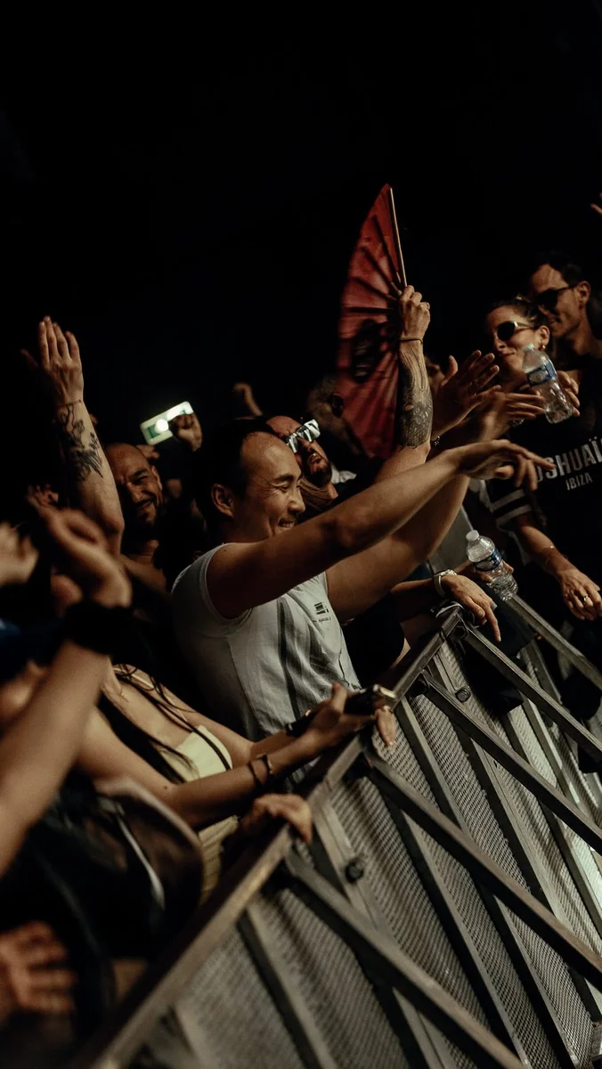 WE ARE TECHNO invite Bermude — All Night Long