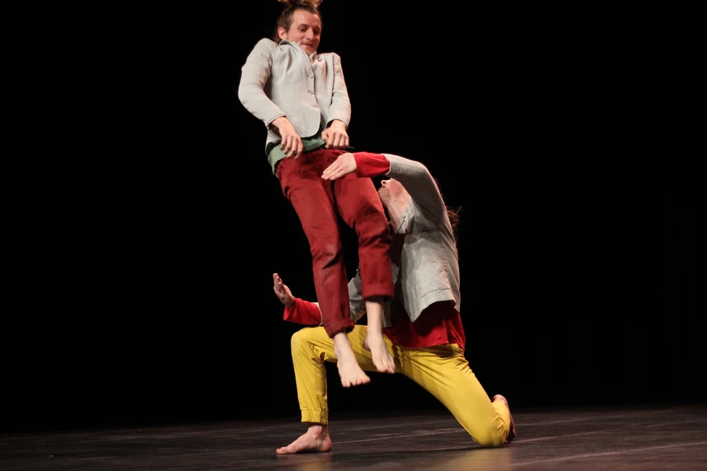 Temporada cultural // On avait dit qu’on se touchait pas Compañía Cirque Compost