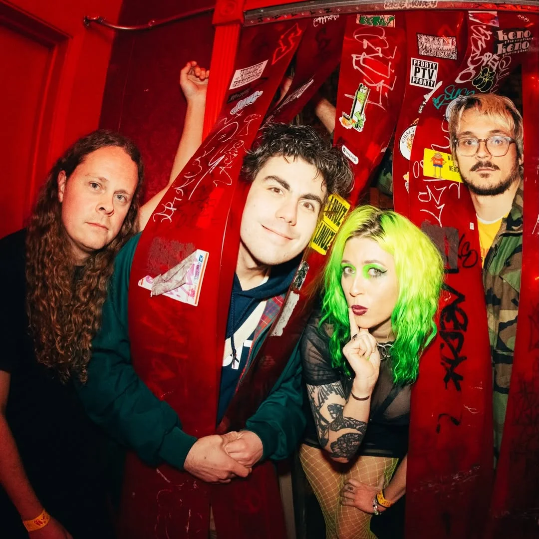 Frankie and the Witch Fingers + Mafia Sofa (live)