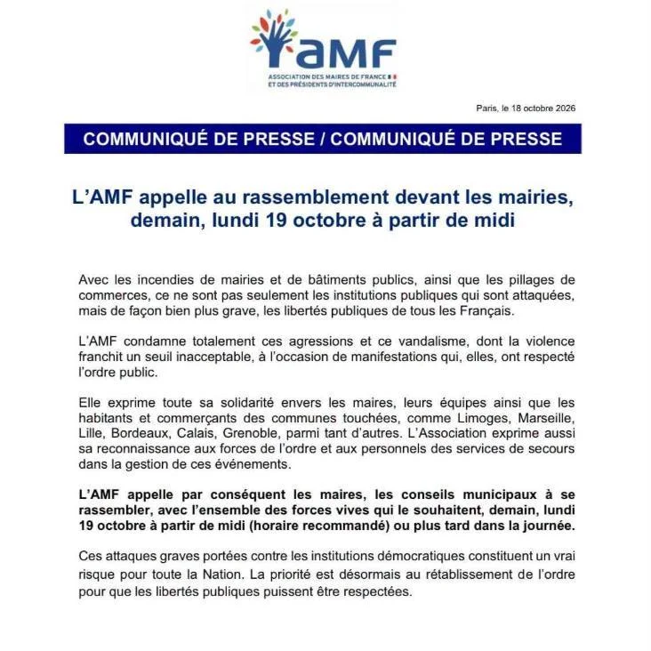 Rassemblement républicain devant la Mairie de Capbreton