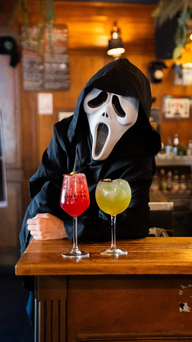 Soirée Halloween au The Black Lion : DJ Set & Cocktail Signature