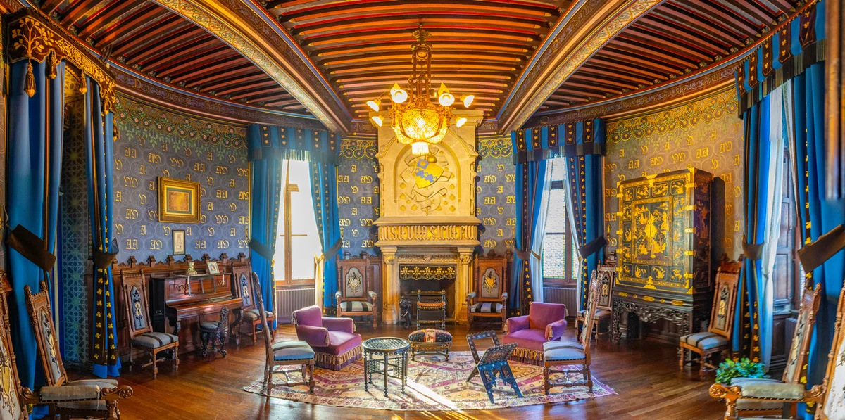 Prestige Tour of Château Abbadia